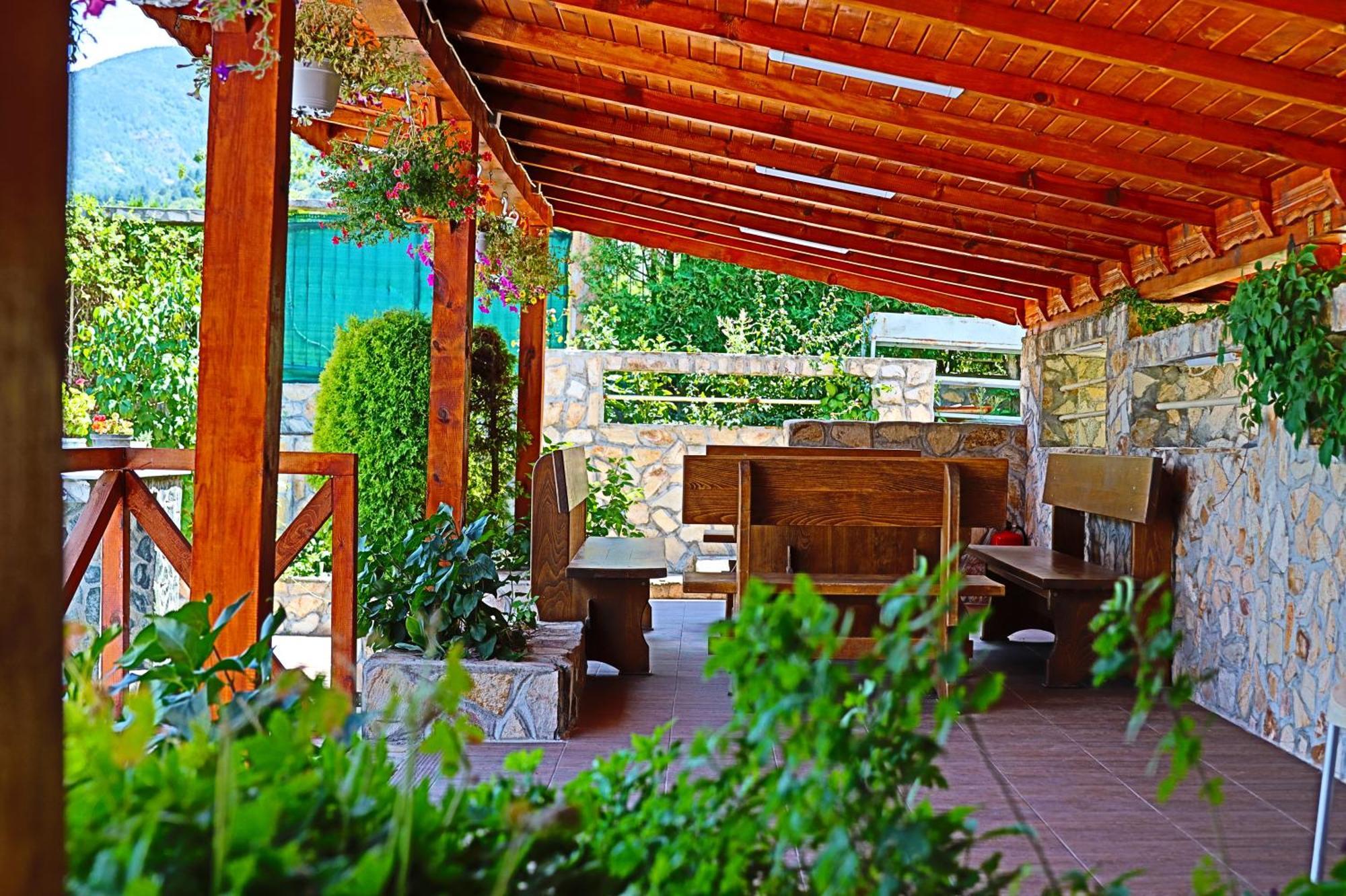 Holiday House Kubrat Sapareva Banya Bagian luar foto