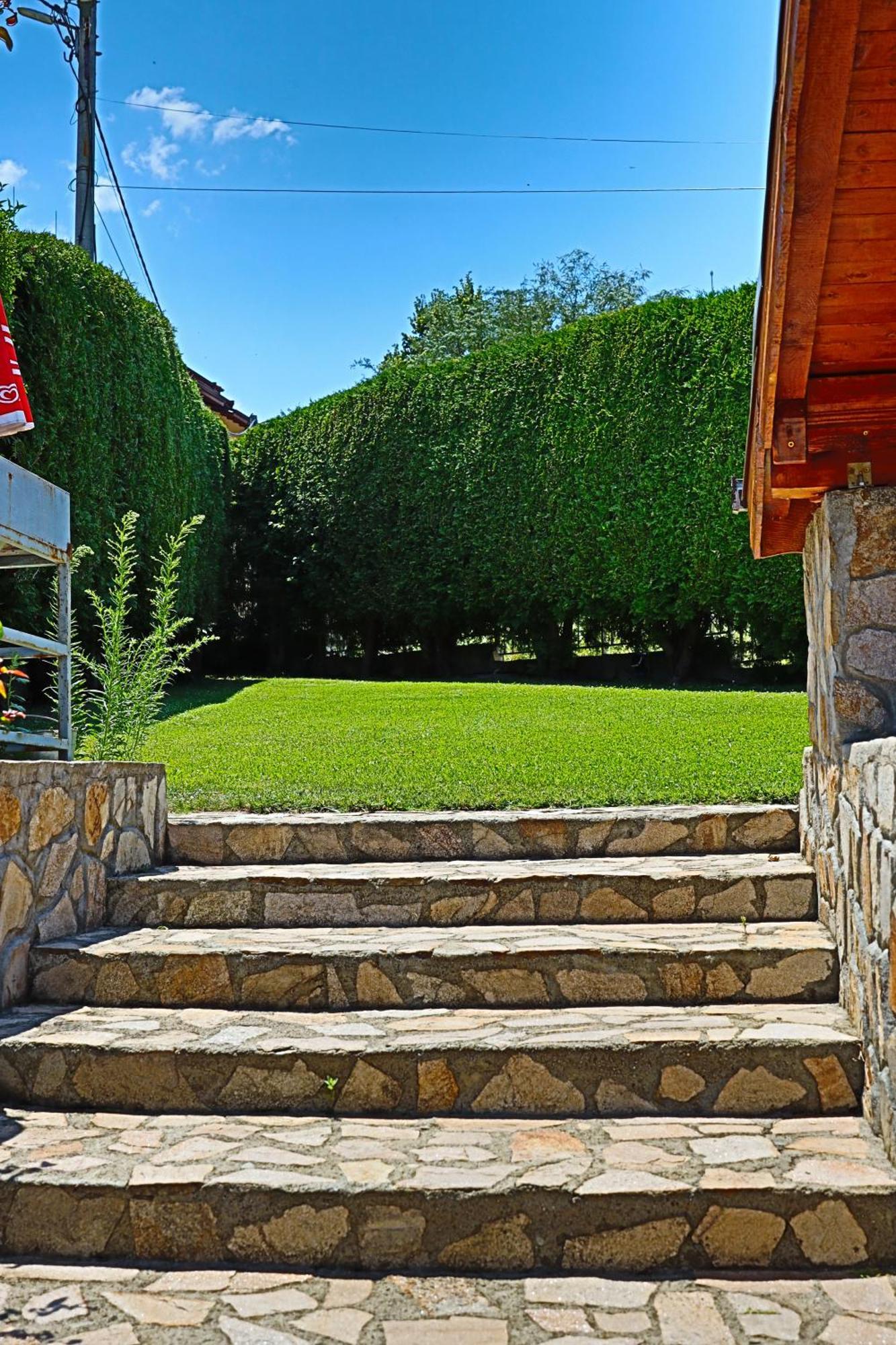 Holiday House Kubrat Sapareva Banya Bagian luar foto