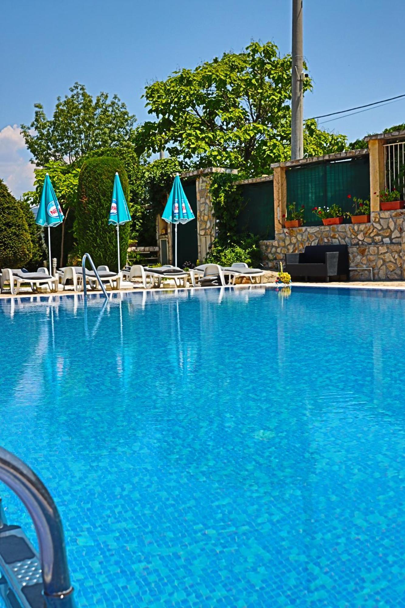 Holiday House Kubrat Sapareva Banya Bagian luar foto