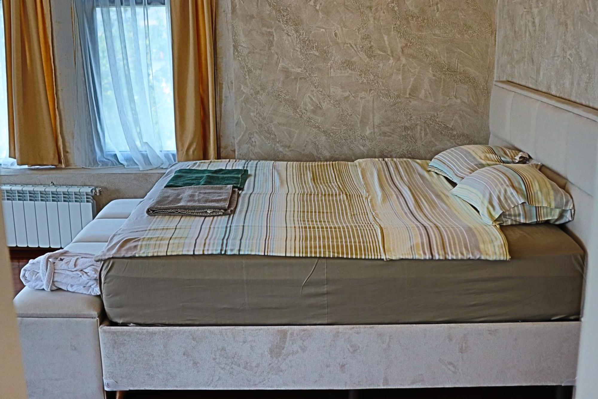 Holiday House Kubrat Sapareva Banya Bagian luar foto