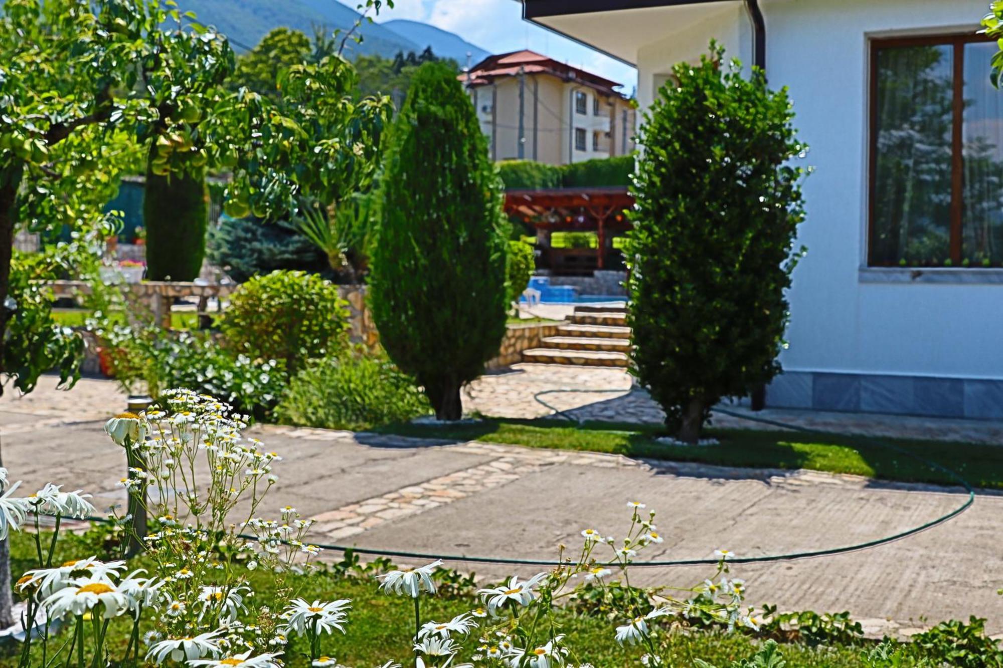 Holiday House Kubrat Sapareva Banya Bagian luar foto