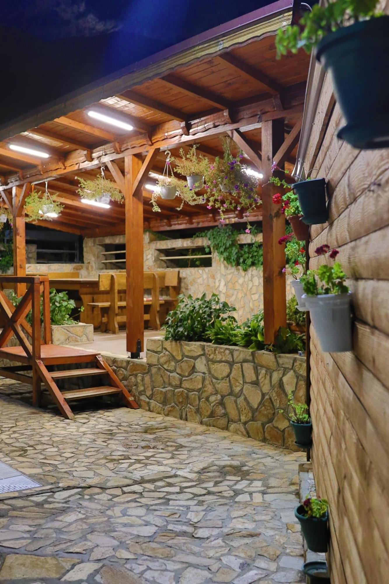 Holiday House Kubrat Sapareva Banya Bagian luar foto