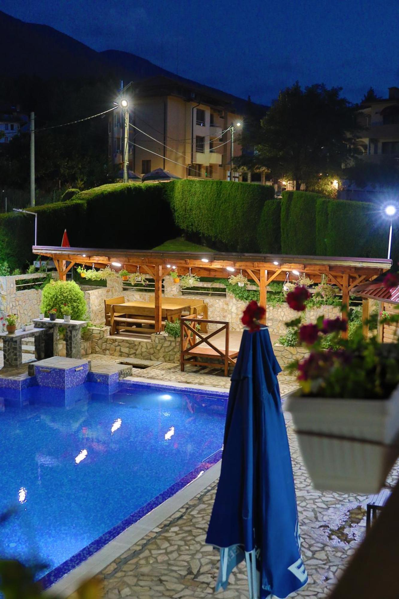 Holiday House Kubrat Sapareva Banya Bagian luar foto
