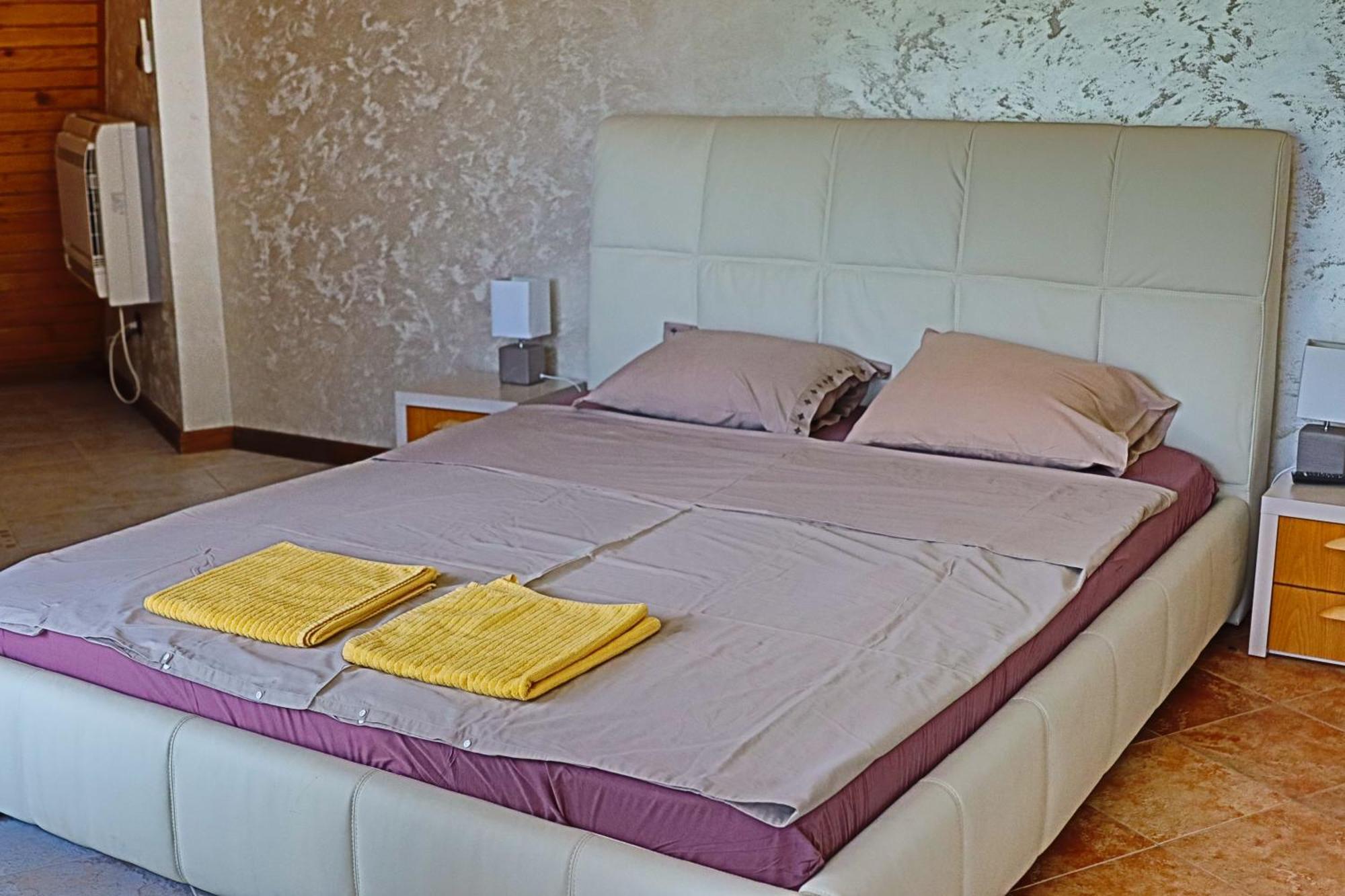 Holiday House Kubrat Sapareva Banya Bagian luar foto